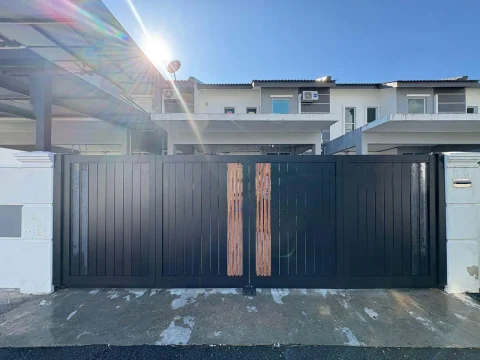 Fully aluminium SmartGate installed at a landed home, project photo 15
