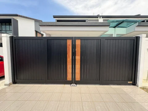 Fully aluminium SmartGate installed at a landed home, project photo 9