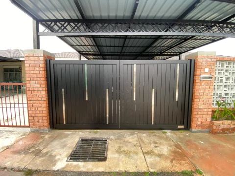 Fully aluminium SmartGate installed at a landed home, project photo 7